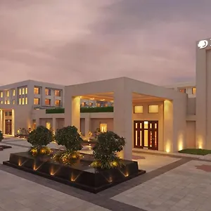 5* Отель Doubletree By Hilton